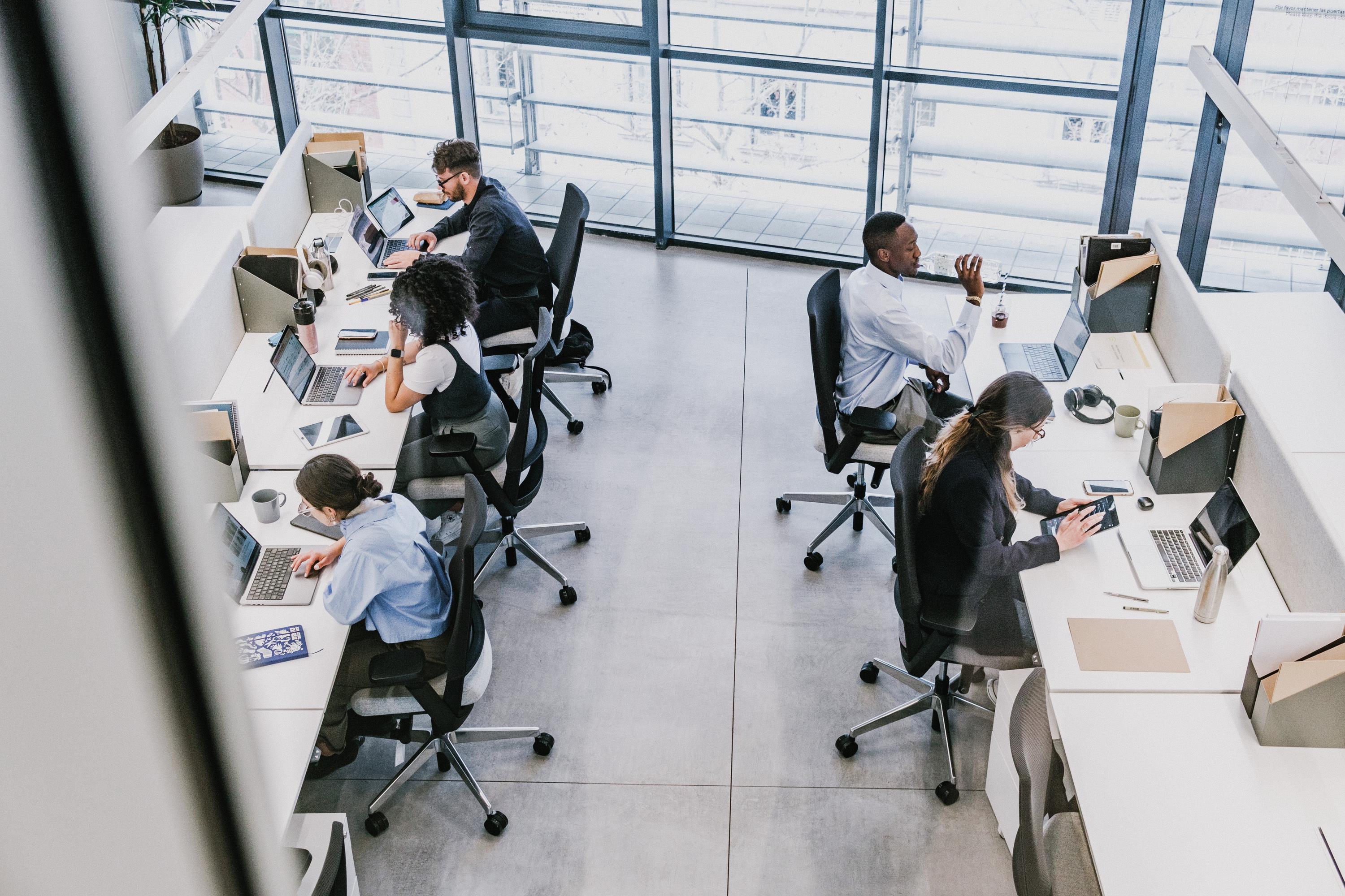 Un espace de travail collaboratif, illustration issue de la brochure EXACON